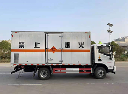 花垣爆破器材运输车