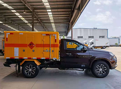 花垣爆破器材运输车