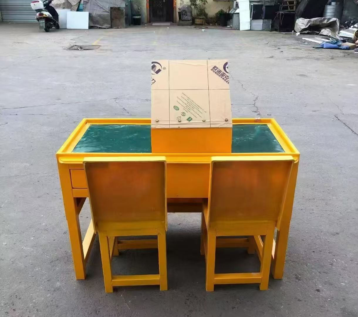 花垣防静电导通桌井下煤矿火工品发放桌：危险品流转的安全守护者
